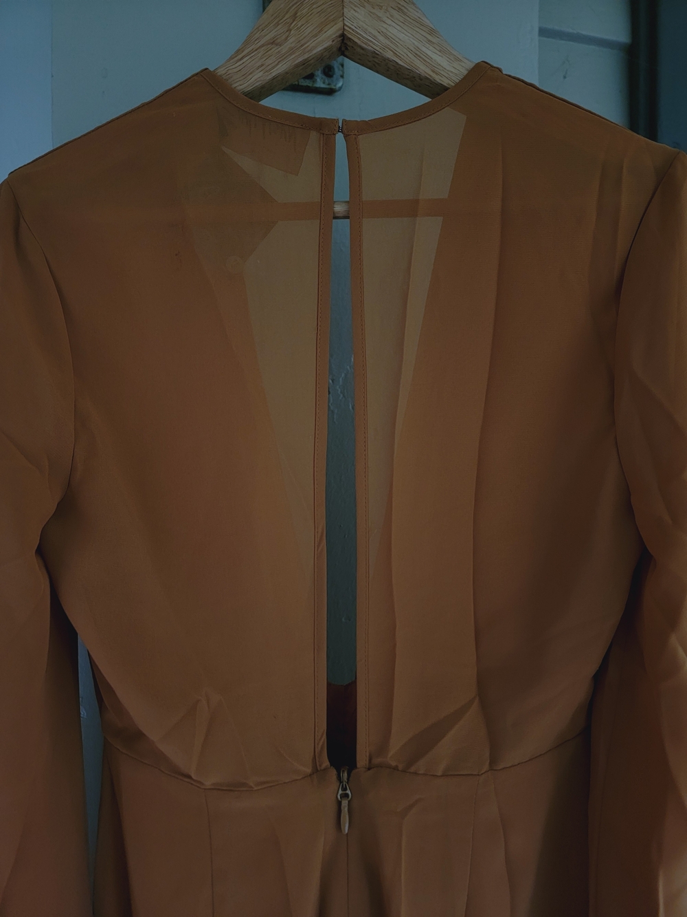 Nasty Gal Split Decision Plunging Mustard Color Poly Crepe Jumpsuit Open Sleeve - Picture 15 of 16
